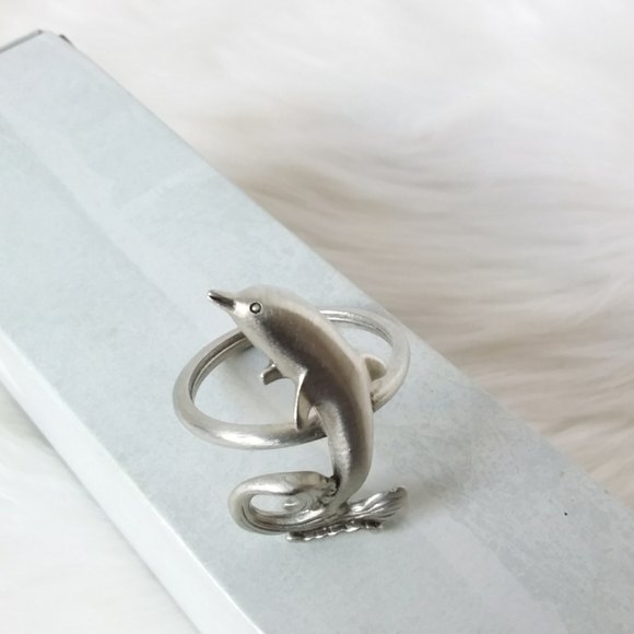 Lindsay Claire Designs Napkin Rings Set of 4 - Picture 2 of 5